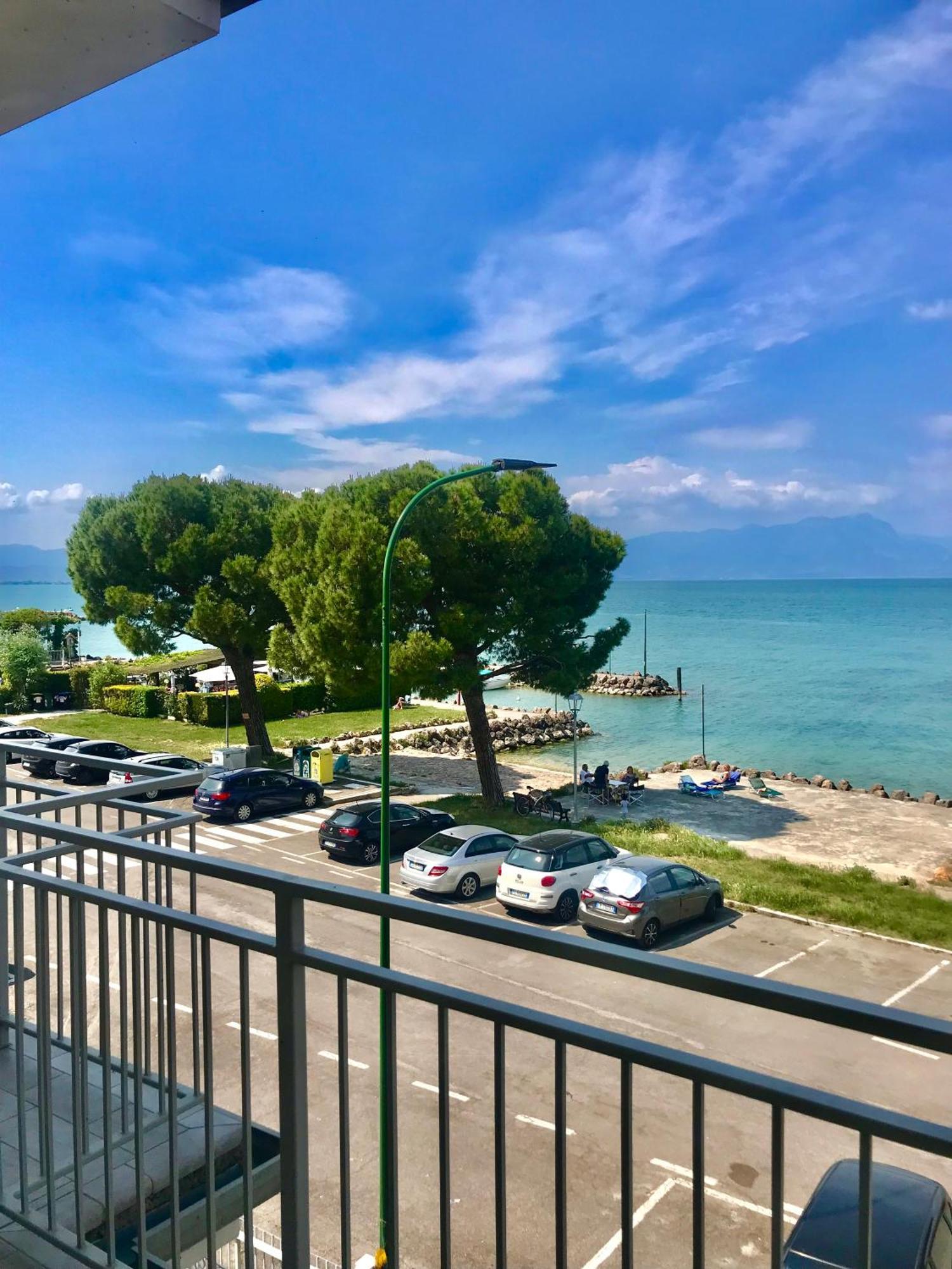Casa Caterina Lake View Holidays Apartments Peschiera del Garda Eksteriør billede